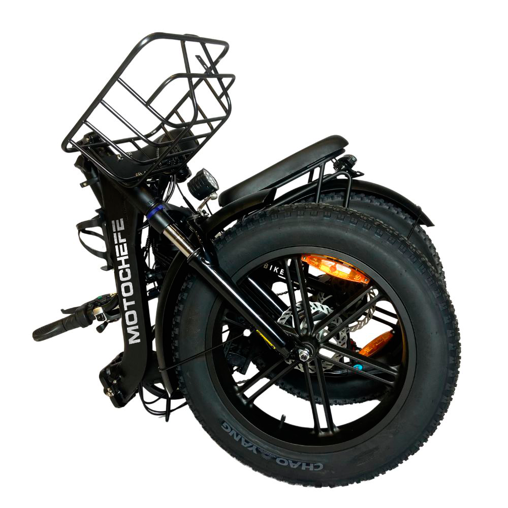 Estrutura dobrável que compacta quadro e rodas, facilitando guardar no escritório, em casa ou no porta-malas — sem abrir mão da robustez.